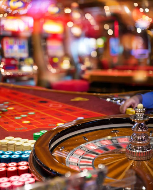 lunaslot live dealer studio with professional HD cameras and dealers